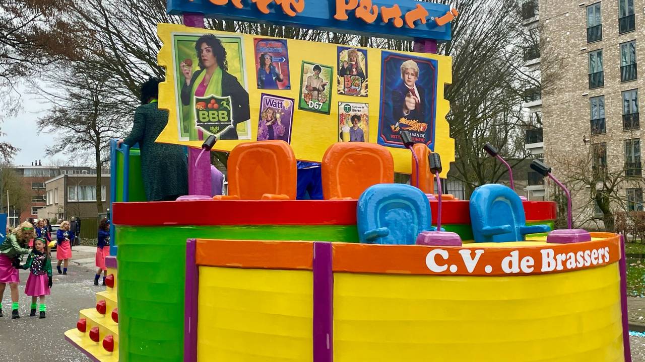 C.V. de Brassers tijdens de optocht in Rommelgat (Veldhoven)(foto: Ronny Balk).