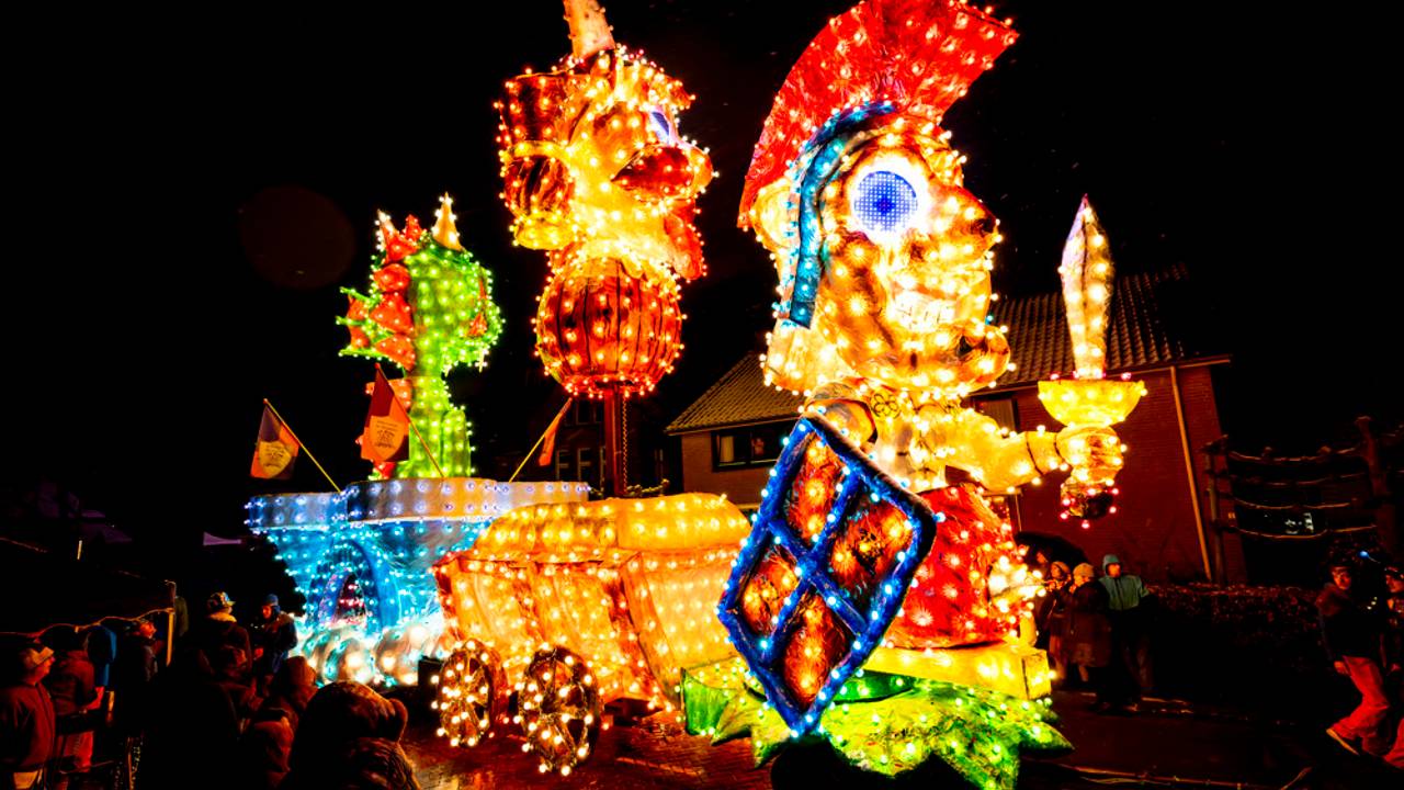 Verlichte Optocht Knollenrijk (Berghem)(foto: Eye4images).