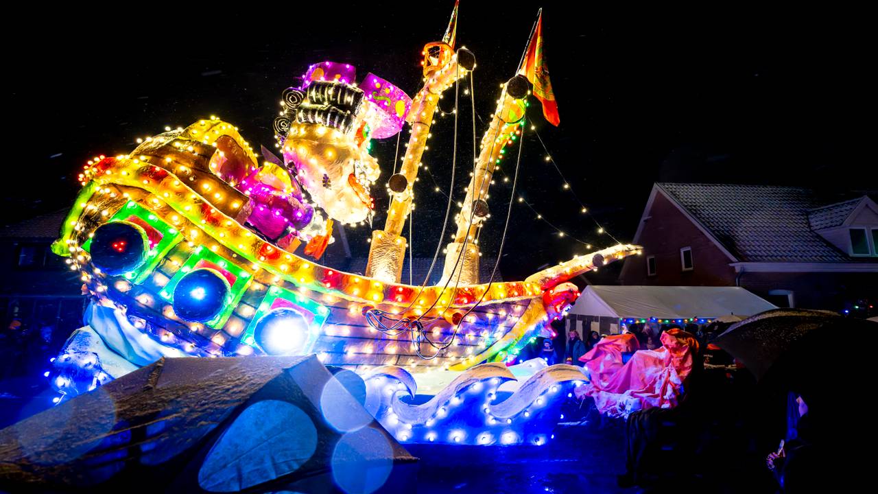 Verlichte Optocht Knollenrijk (Berghem)(foto: Eye4images).