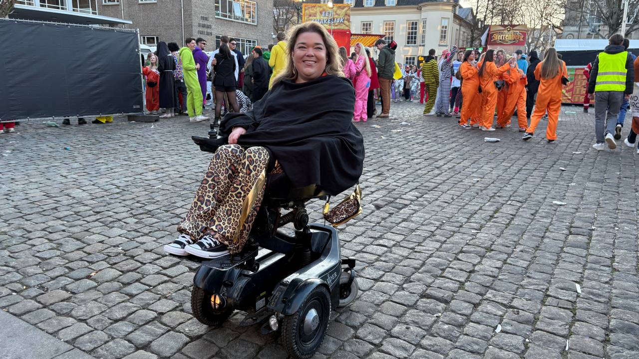 Melissa uit Breda is blij dat er voor haar een speciale wc is (foto: Imke van de Laar).