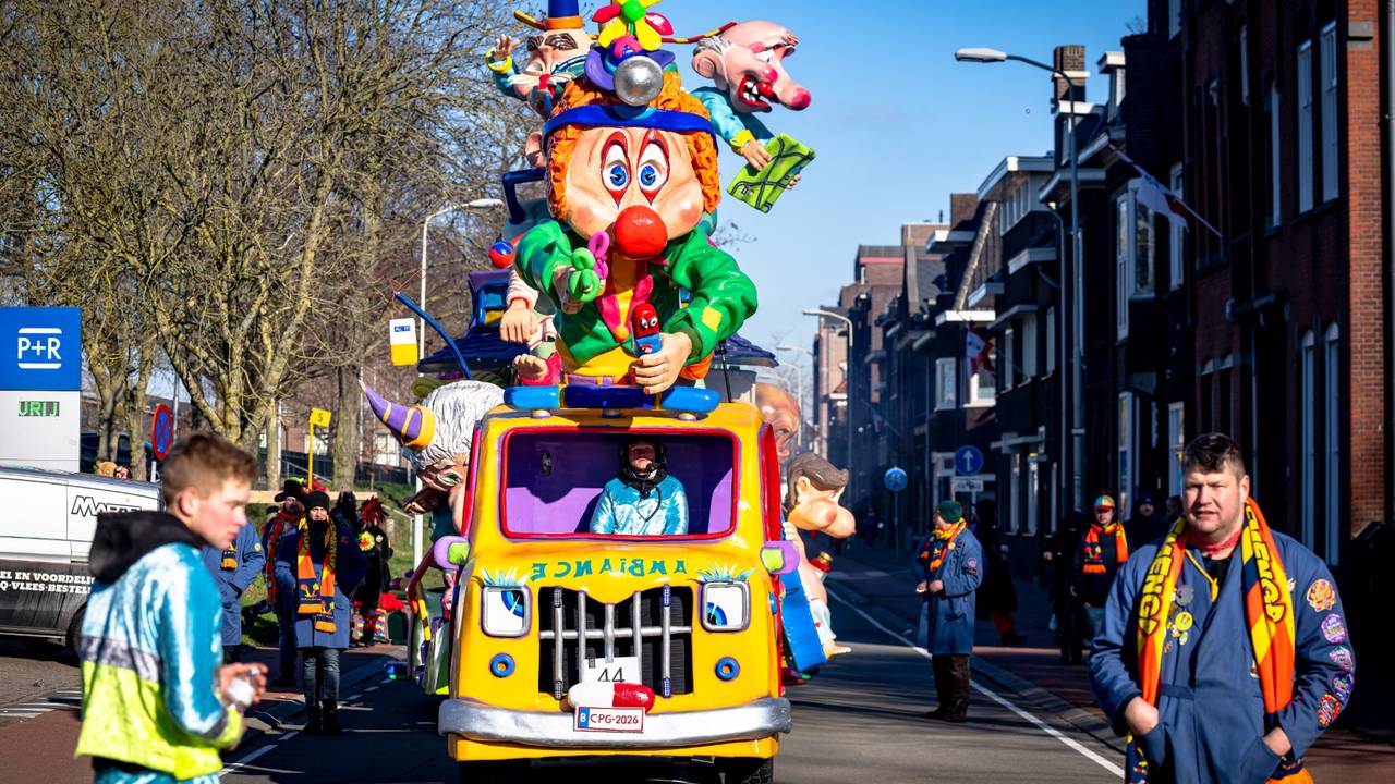 Optocht in Tullepetaonestad (Roosendaal)(foto: Eye4images).
