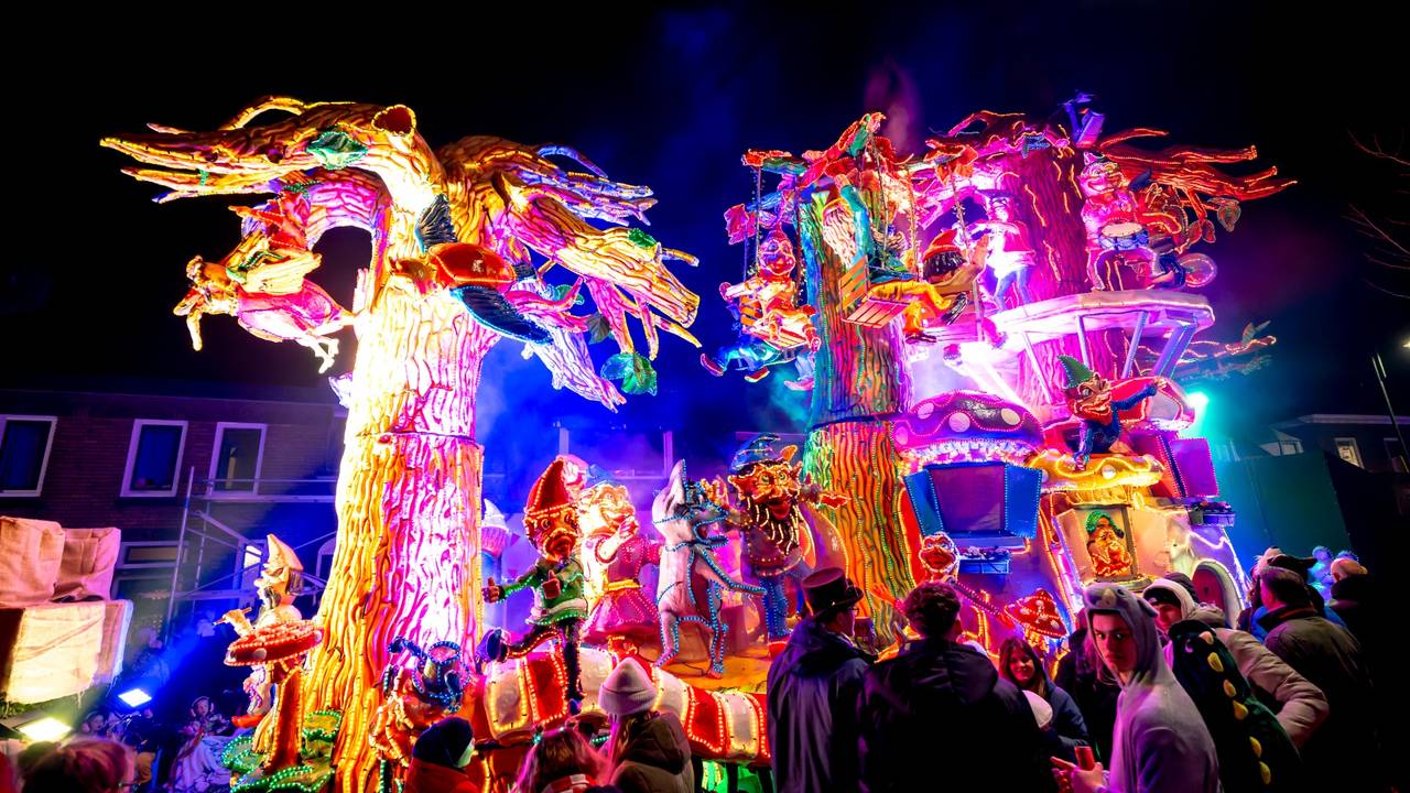 Lichtjesoptocht Standdaarbuiten (Zwammegat)(foto: Eye4images)