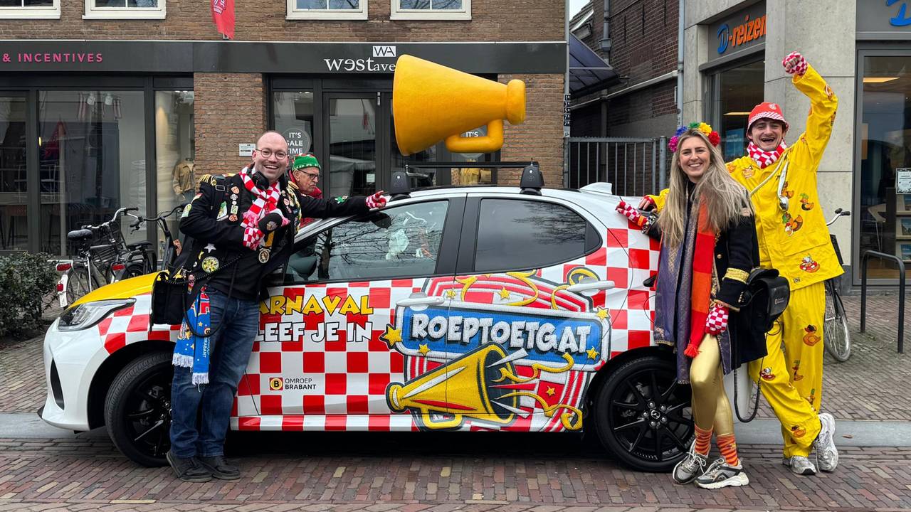 Onze Roeptoetmobiel is weer op pad! Luister Dweilradio en beleef carnaval op alle plekken in onze provincie. Luisteraars kunnen de Roeptoetmobiel ook tippen om naar de leukste feesten te komen.