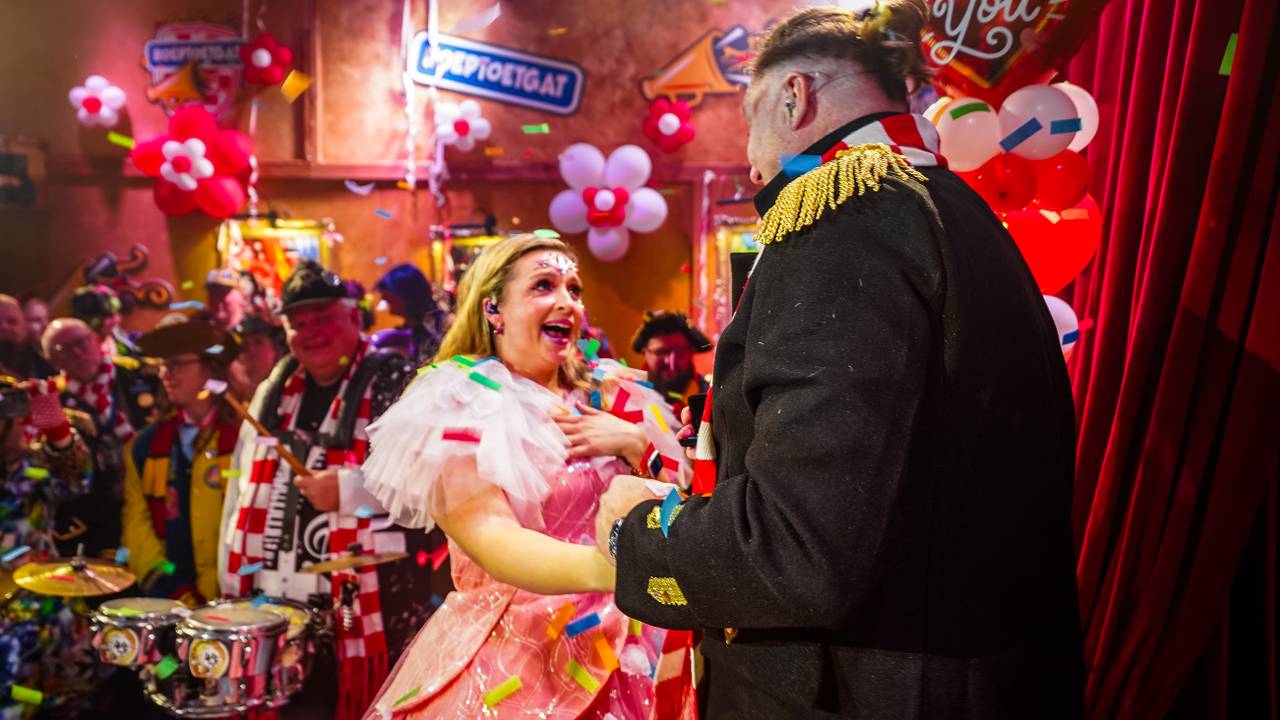 Ons Nicole wordt ten huwelijk gevraagd