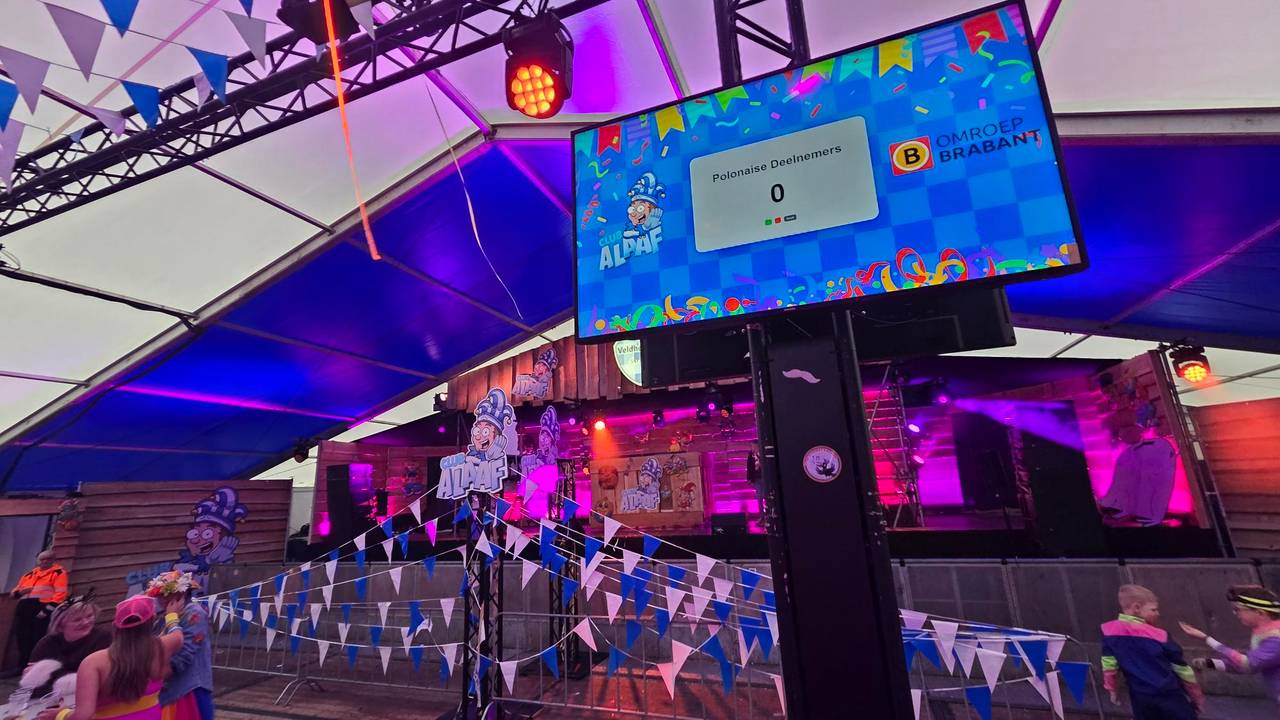 De tent is er klaar voor, nu de feestvierders nog (foto: Noël van Hooft / Omroep Brabant).