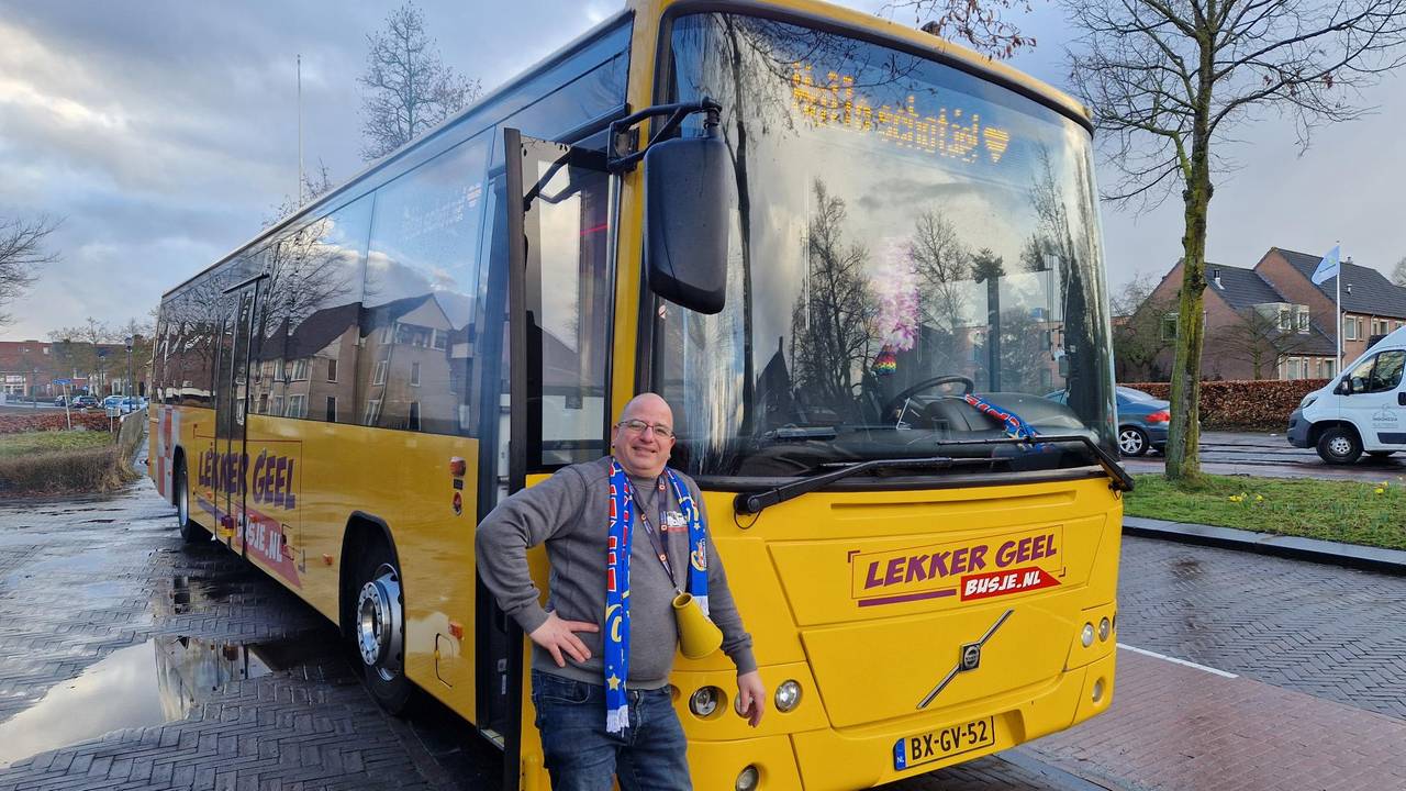 Met zijn partybus vervoert hij artiesten (foto: Tom Berkers / Omroep Brabant).