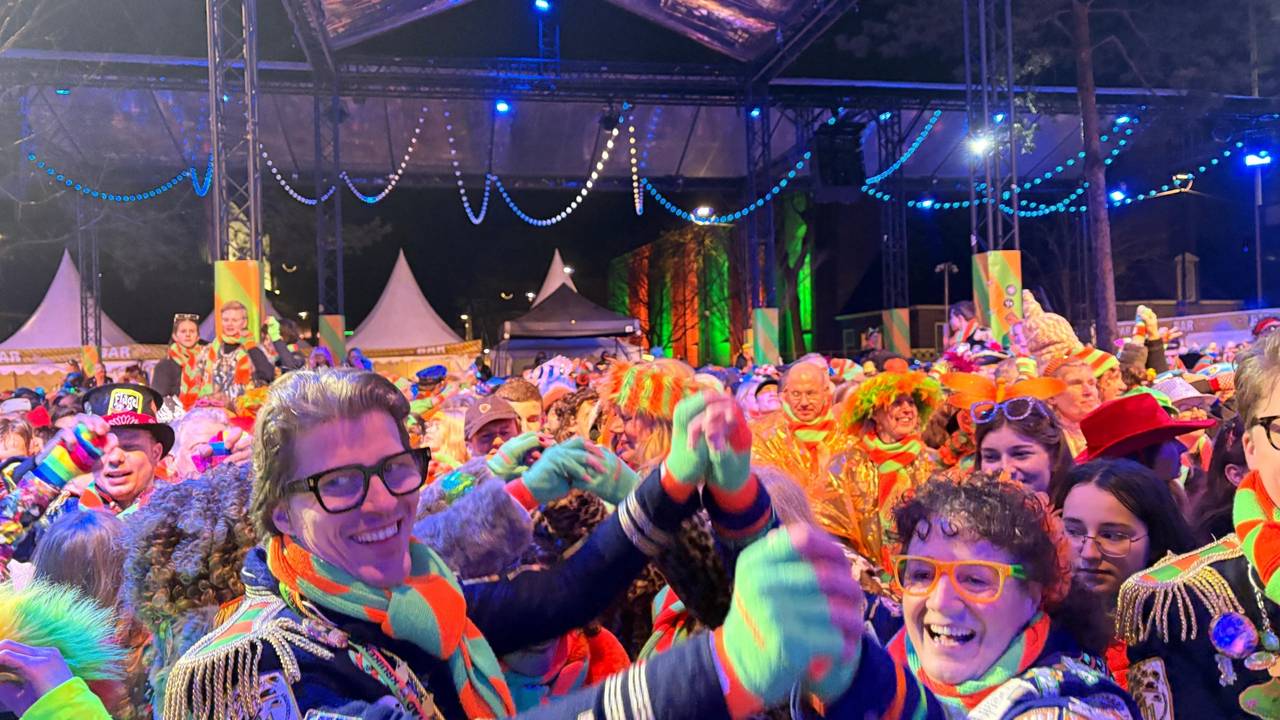 Dansen tijdens Kruikenstad in Koor (Tilburg)(foto: Arthur Marres).
