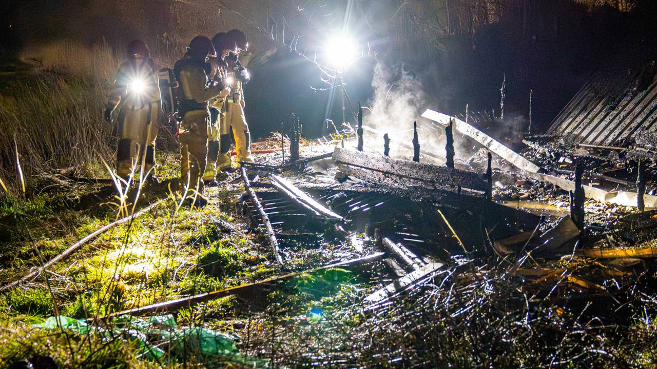 Stalbrand in Beek en Donk (foto: Harrie Grijseels / Persbureau Heitink).