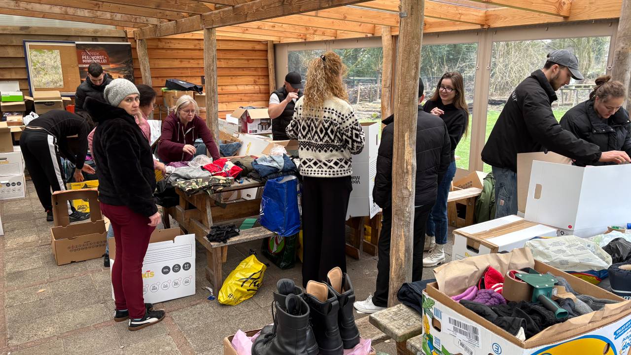 Deurne zamelt massaal winterkleding in voor Oekraïne: 'Boven verwachting'