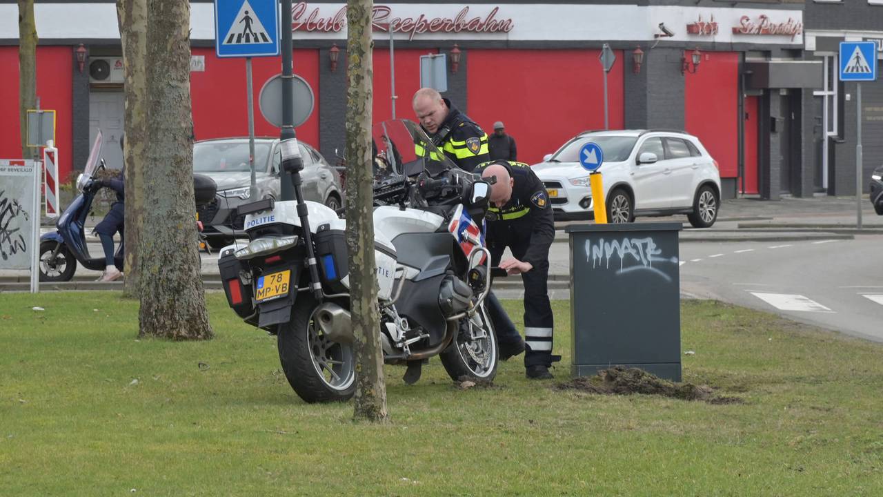Motoragent gewond naar ziekenhuis na ongeluk in Breda