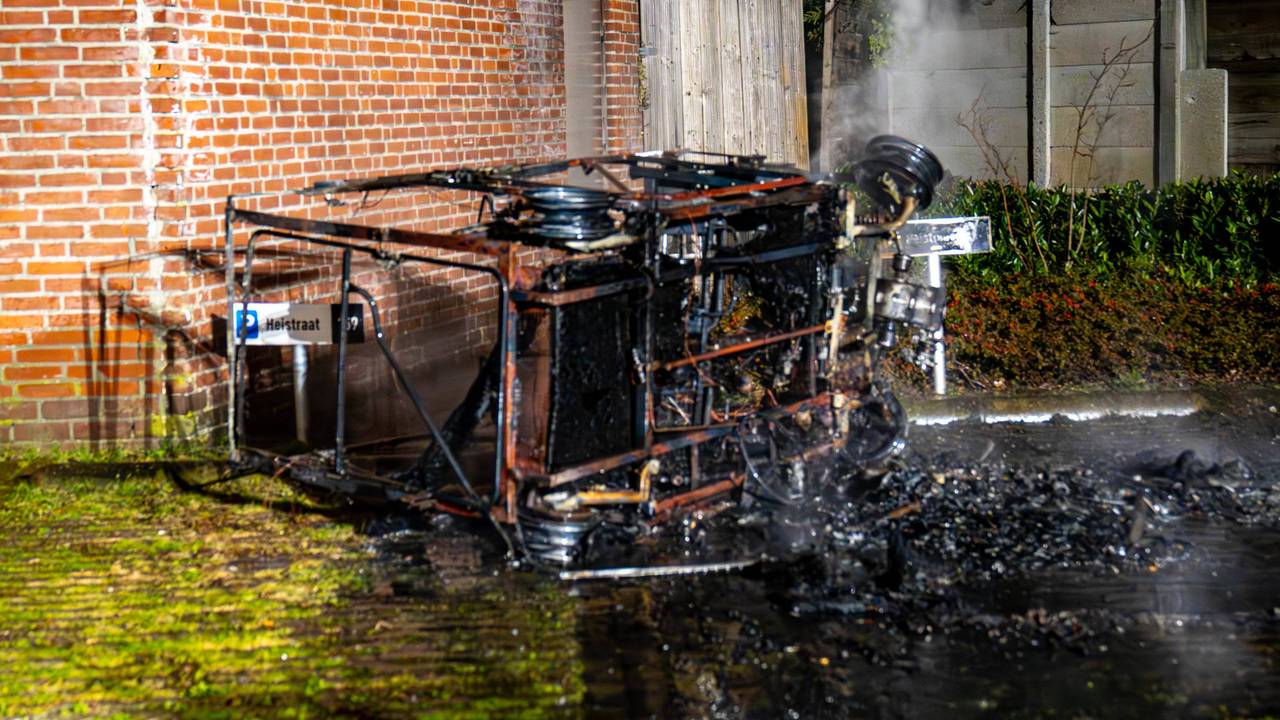Invalidenwagentje in vlammen op in Helmond