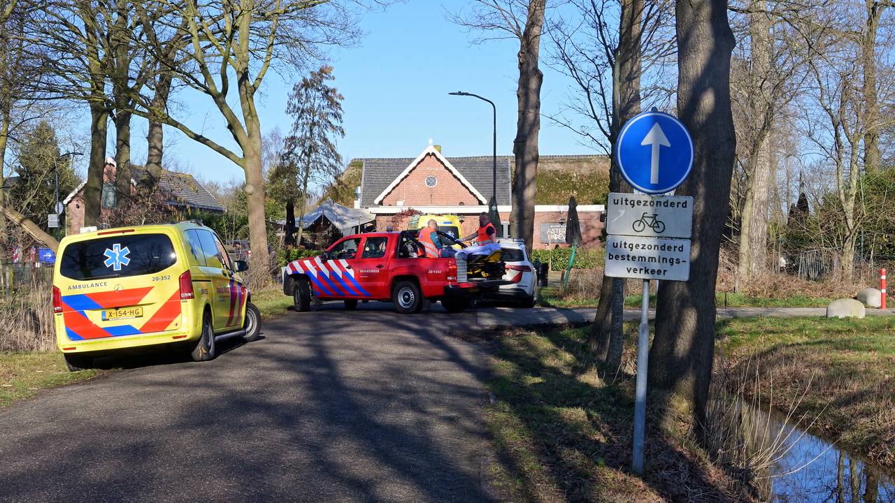 Gewonde vrouw ligt 2 uur in natuurgebied Breda, ambulance kon er niet komen