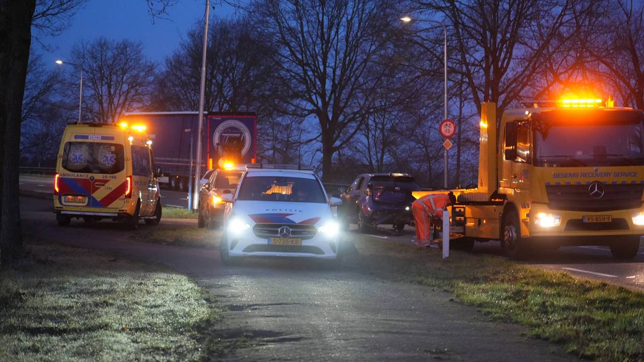 Beide auto's zijn afgevoerd door een berger (Foto: Jeroen Stuve / Persbureau Heitink.)