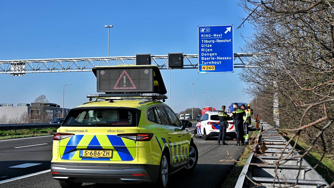 Grote politieactie op A58: twee mensen opgepakt, snelweg kort dicht