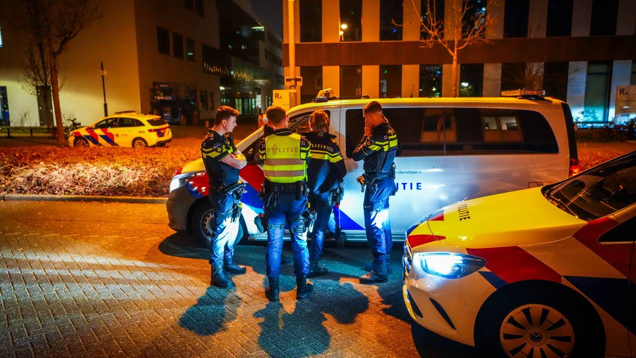 De politie is bezig met het onderzoek naar de mishandeling in Eindhoven (foto SQVision).