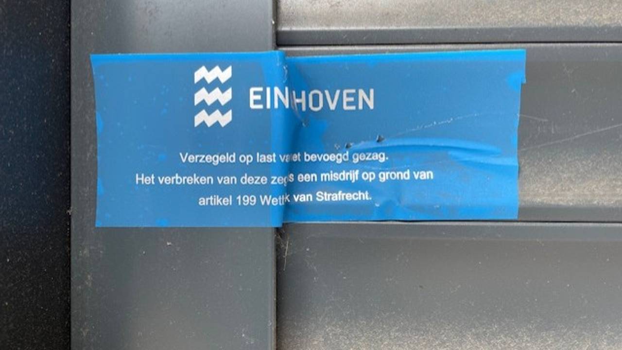 Het pand is verzegeld (foto: Hans Janssen).