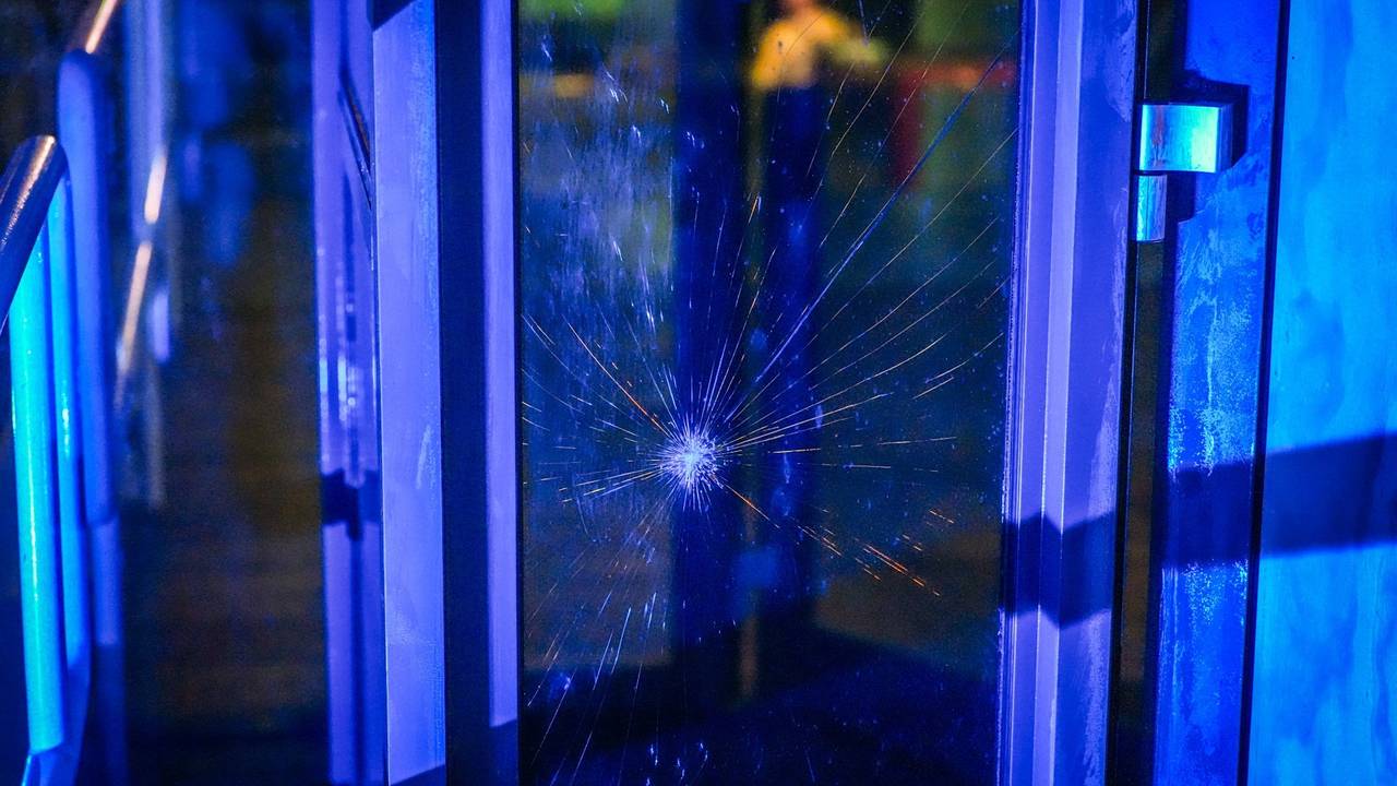 Ingeslagen ruiten bij TU/e (foto: SQ Vision).