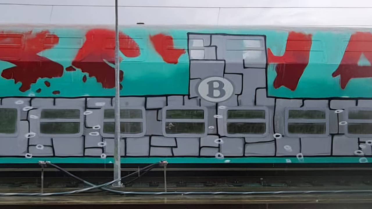 Submarine graffiti (foto: Seyar).