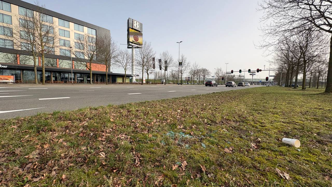 Leegte en glasscherven (foto: Raymond Merkx).