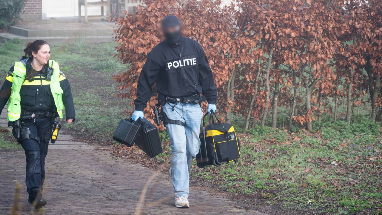 Gevaarlijke stoffen gevonden in pand in Langeweg, EOD ter plaatse