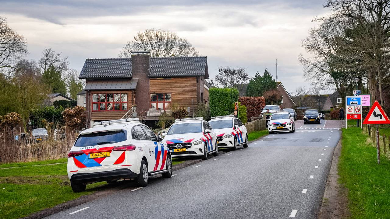 Politie lost waarschuwingsschoten in Velp na bedreiging