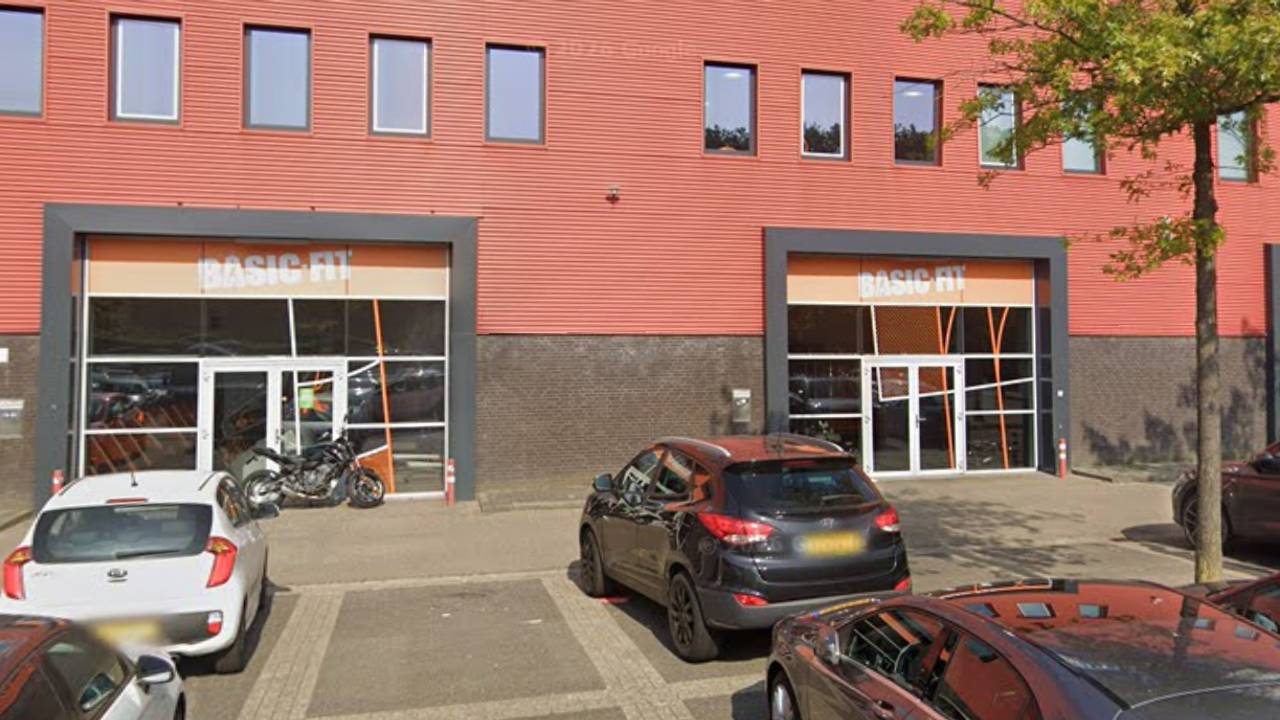 Een filiaal van Basic-Fit in stadion De Vliert in Den Bosch (foto: Google Maps).