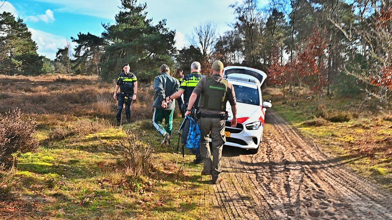 Man geboeid afgevoerd na brandstichting in natuurgebied