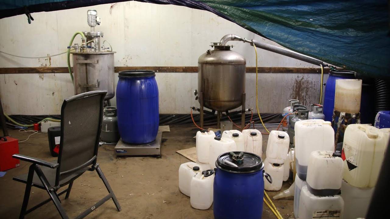 Drugslab in een stal in Someren (Foto: ANP)