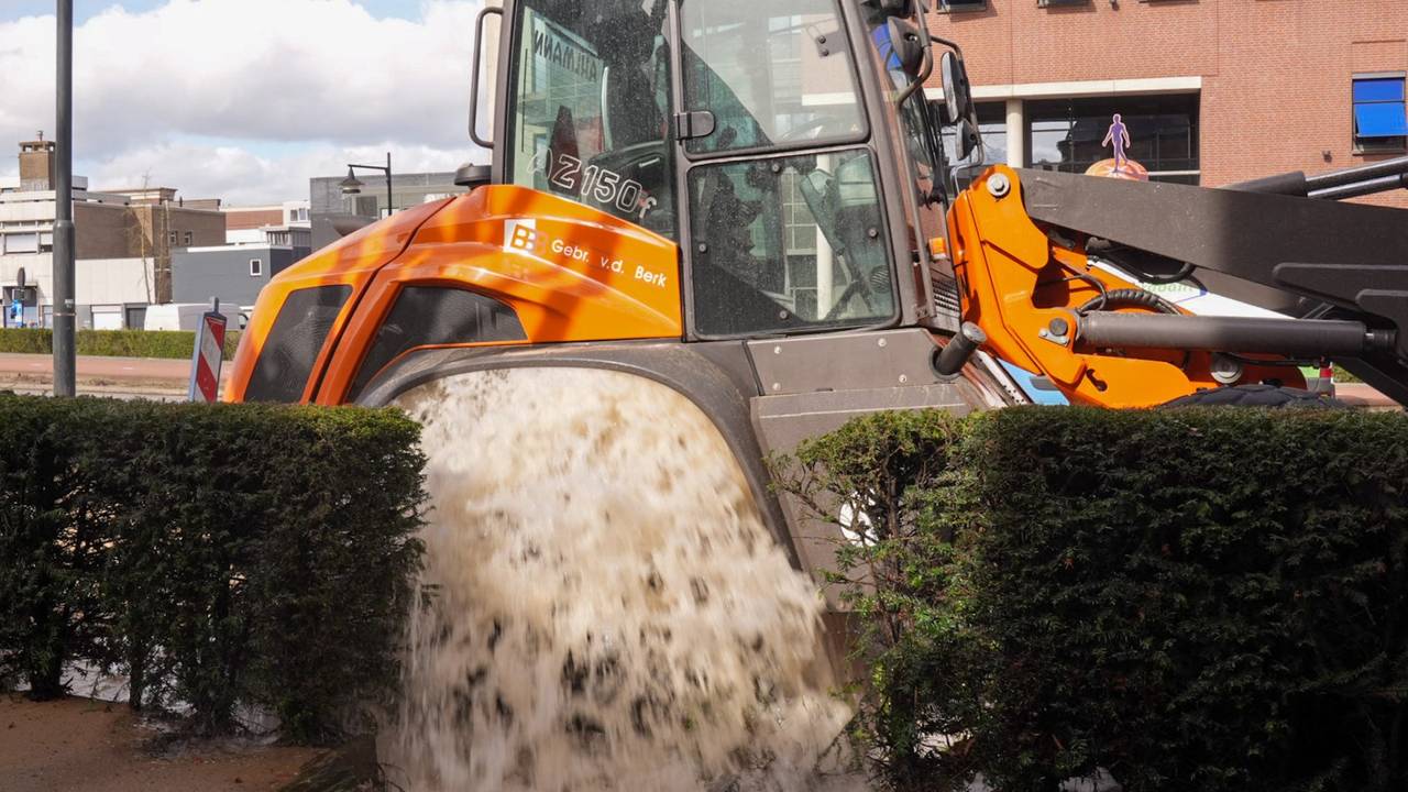 Kapotte waterleiding in centrum Helmond