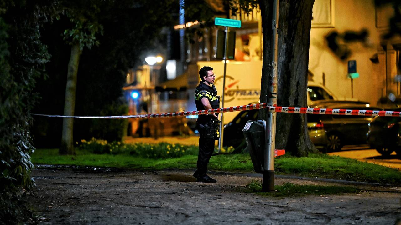 Man overleden nadat hij in water belandt in park in Tilburg (foto: 