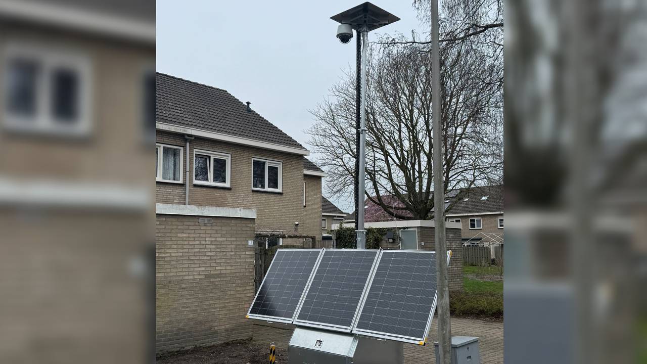 Bij het huis in Drunen waar meerdere aanslagen waren staat een camera (foto: gemeente Heusden).