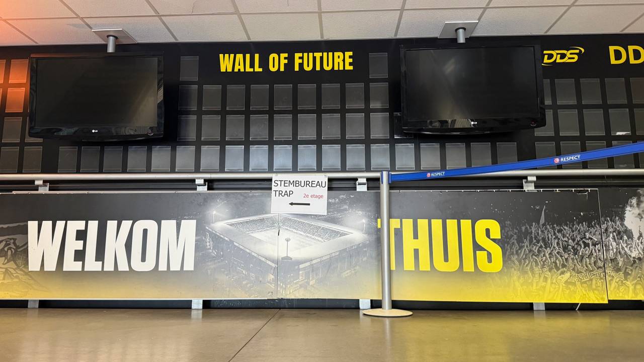 Stemmen in de skybox van NAC Breda (foto: Robert te Veele/Omroep Brabant).