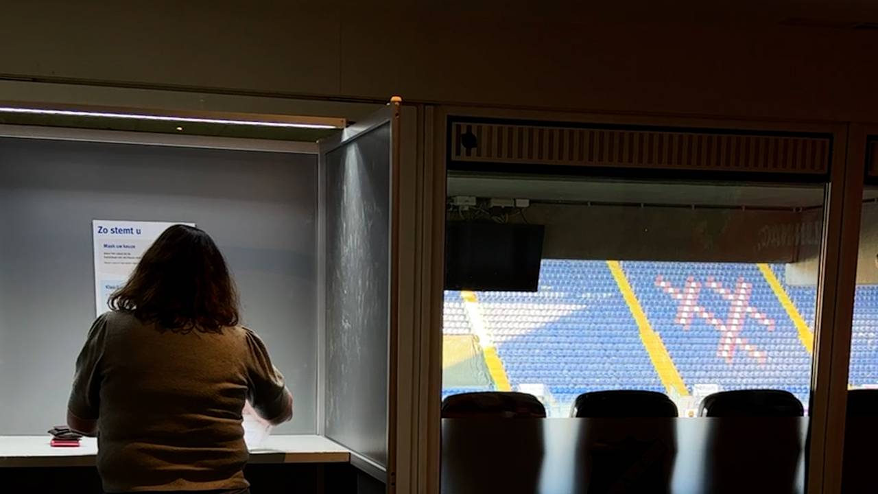 Stemmen in het Rat Verlegh stadion