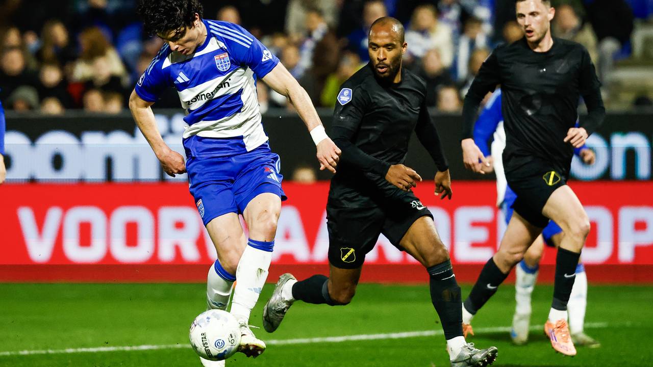 Nederlaag voor NAC bij PEC Zwolle (foto: ANP).