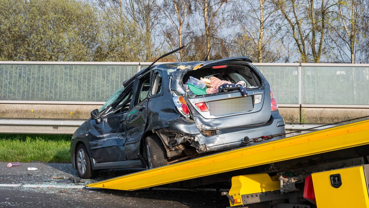 Halfuur file op A16 bij Breda door ongeluk met vrachtwagen