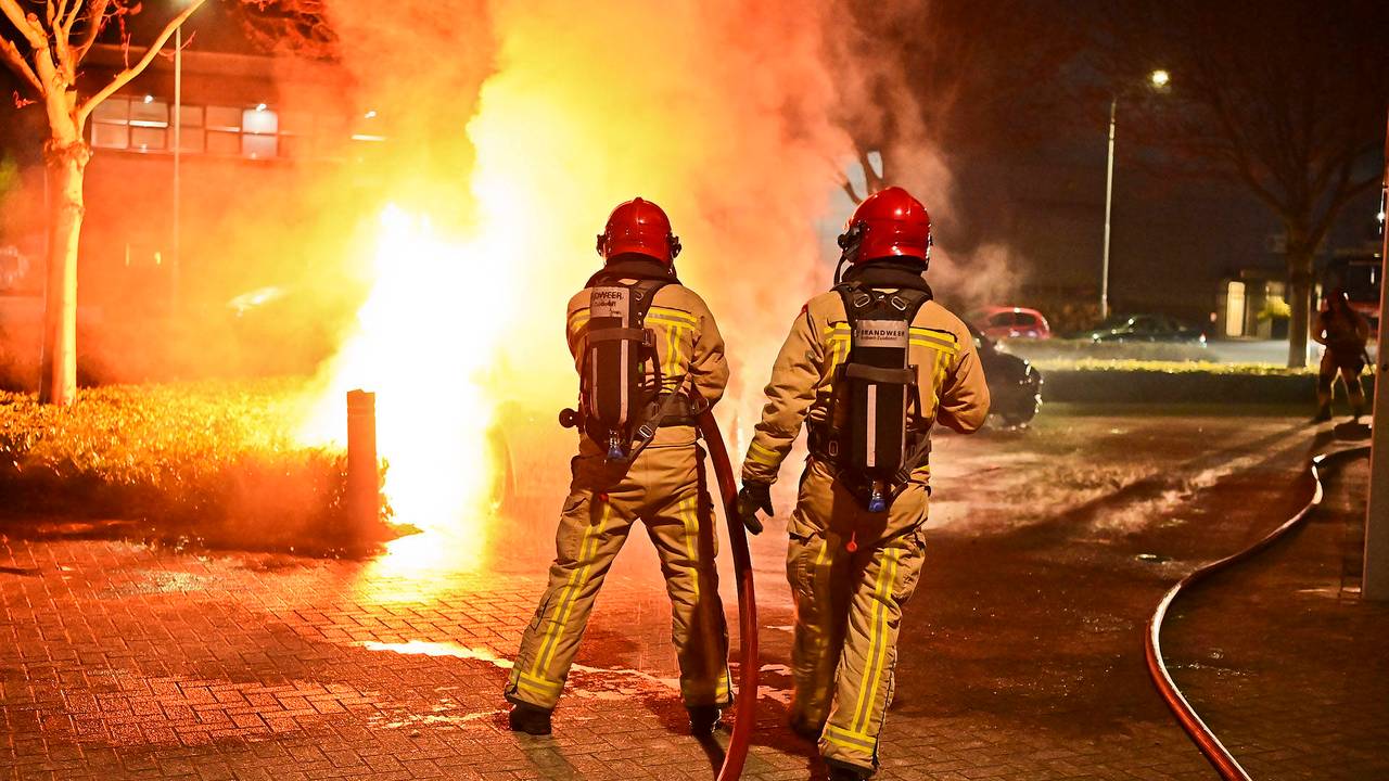 Dubbele autobrand in Valkenswaard
