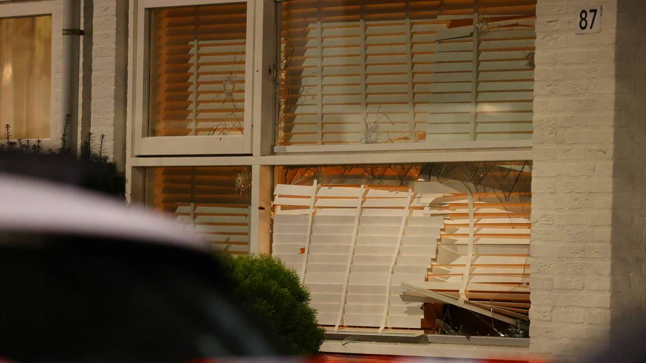 Huis beschoten in Den Bosch (foto: Bart Meesters / Persbureau Heitink).