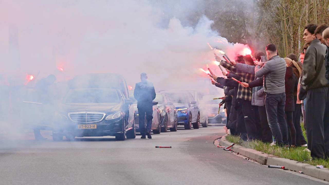 De indrukwekkende erehaag (Foto: Rico Vogels/SQ Vision).