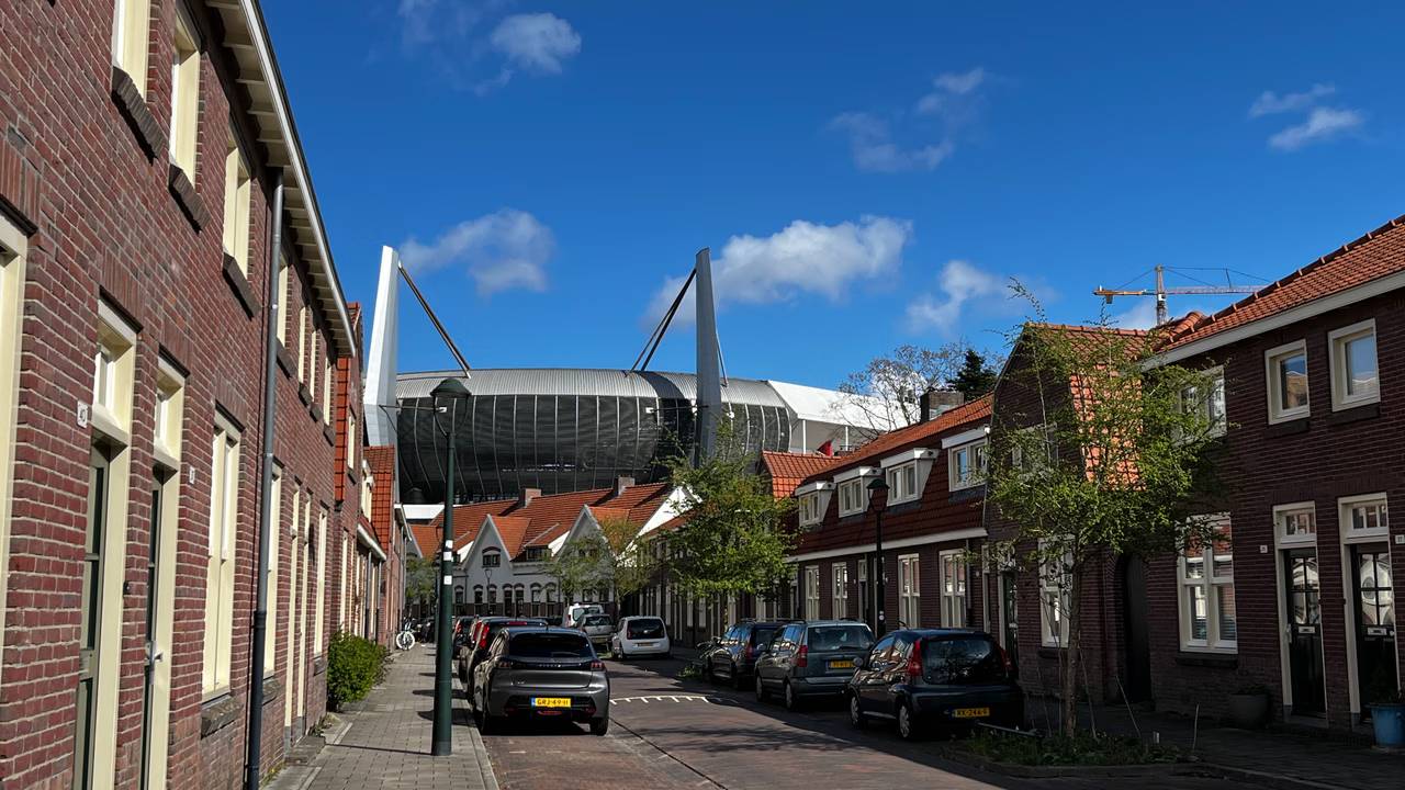 Philipsdorp ligt naast het stadion van PSV (foto: Studio040).