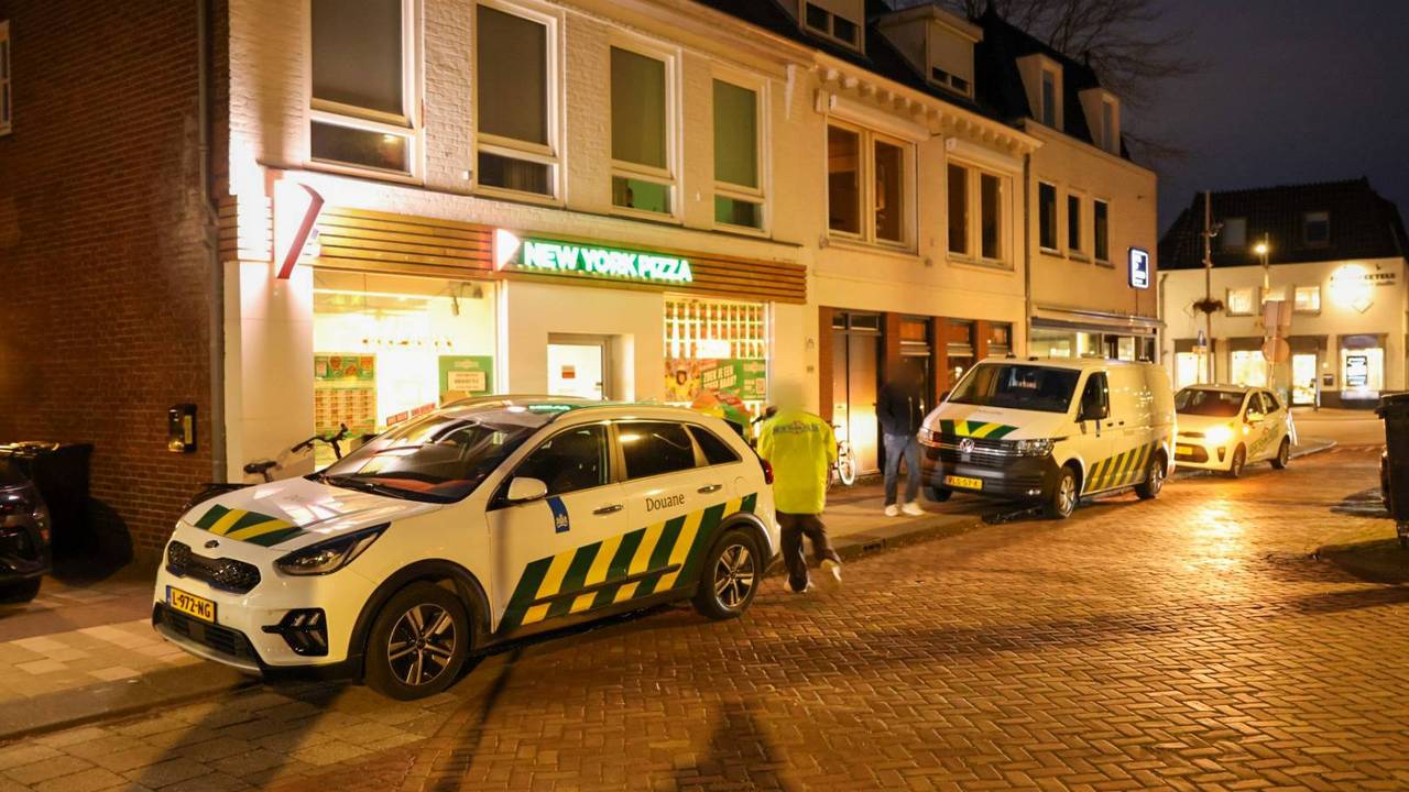 Politie doet inval bij New York Pizza in Schijndel