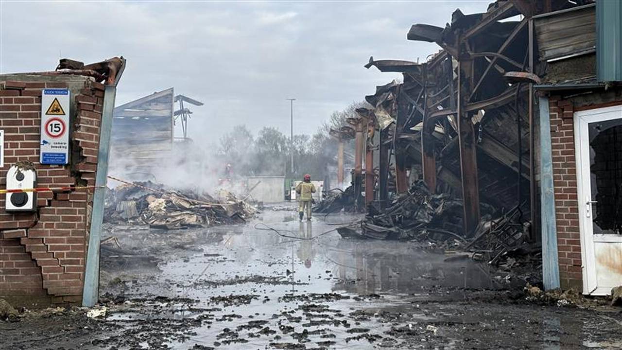 Vlammenzee verwoest Somerens bedrijf: 'Het leek wel een oorlogsgebied'
