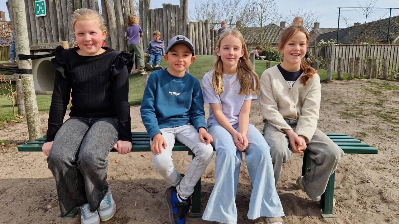 Buddybankje moet eenzaamheid op het schoolplein tegengaan (foto: Tom Berkers).