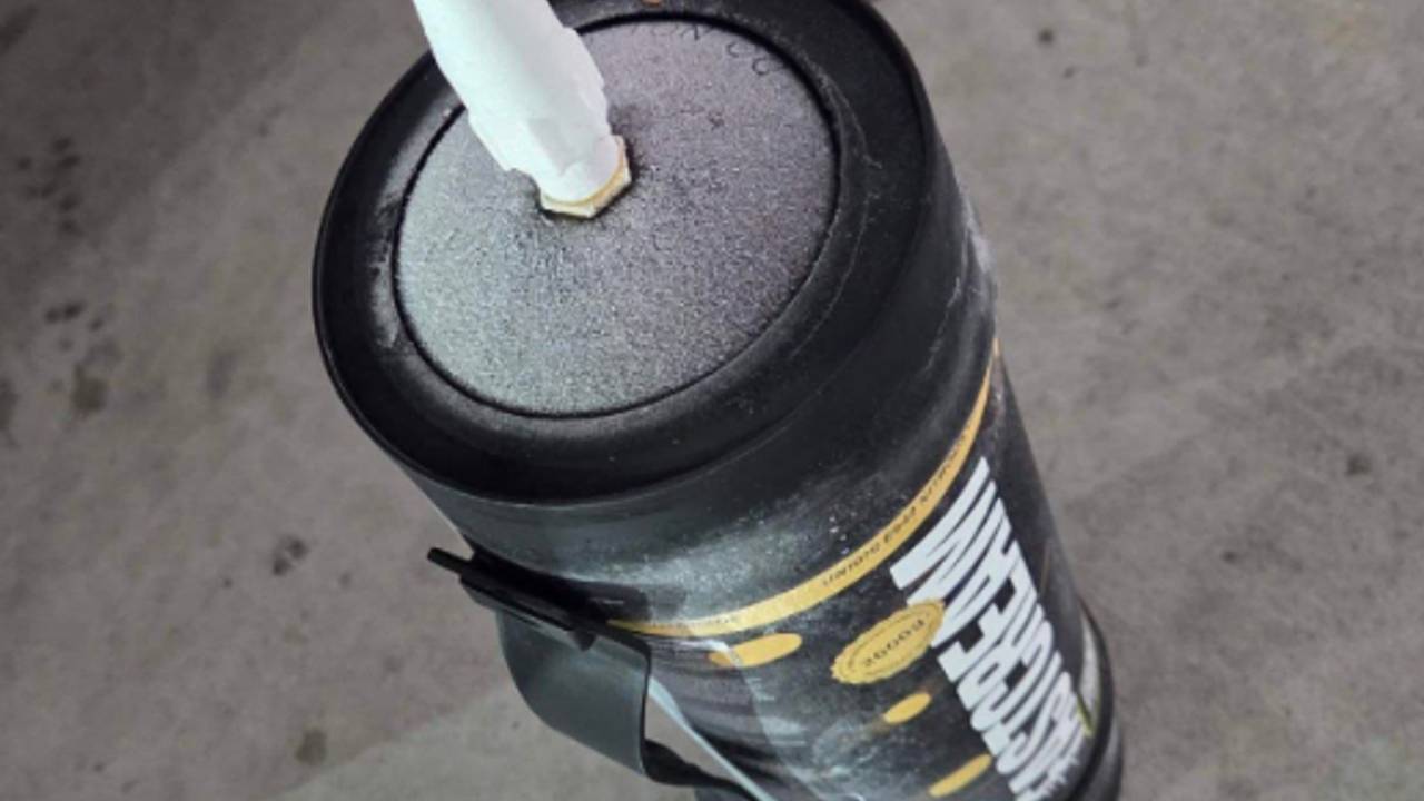 Lachgasfles (foto: Instagram politie Breda-Noord).