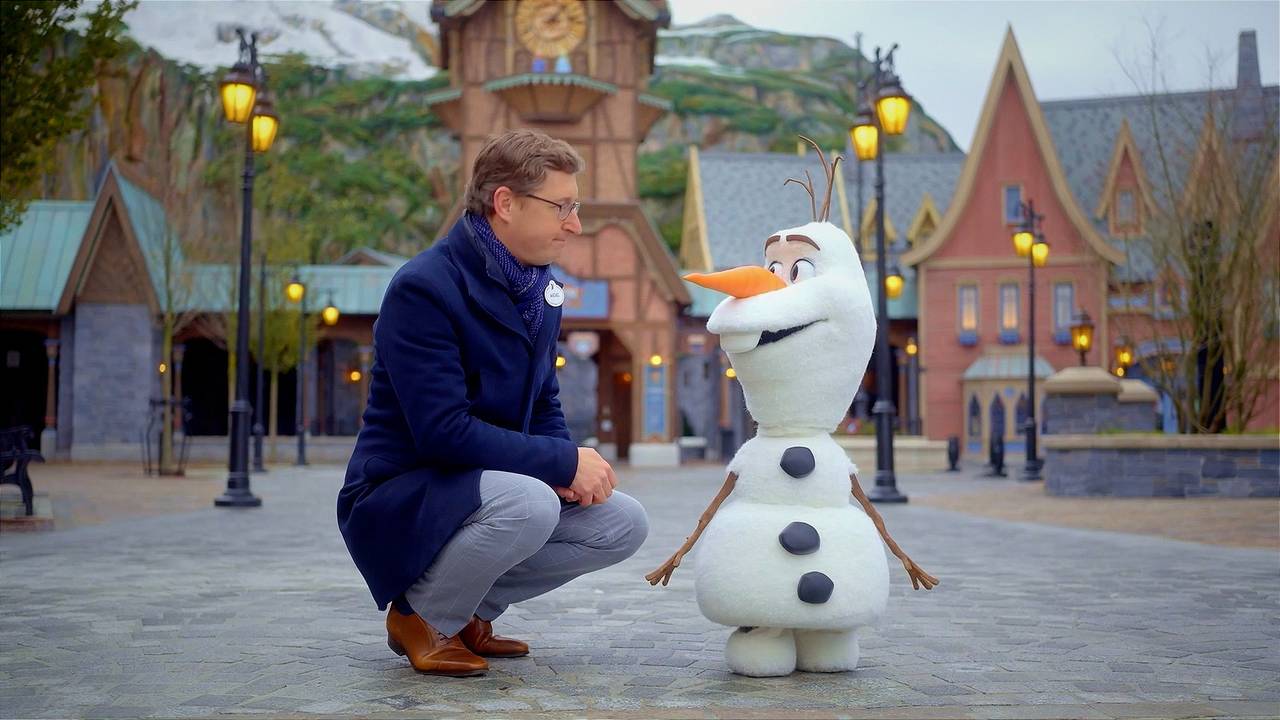 Michel den Dulk met Olaf in World of Frozen