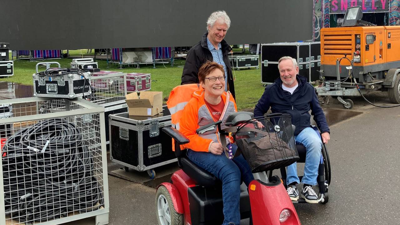 Feesten in een rolstoel: zo werd Paaspop een toegankelijk festival (foto: Riens van Raaij).