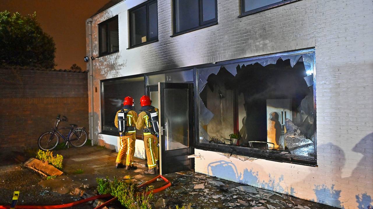 Explosief naar binnen gegooid bij bedrijfspand, ramen knallen eruit