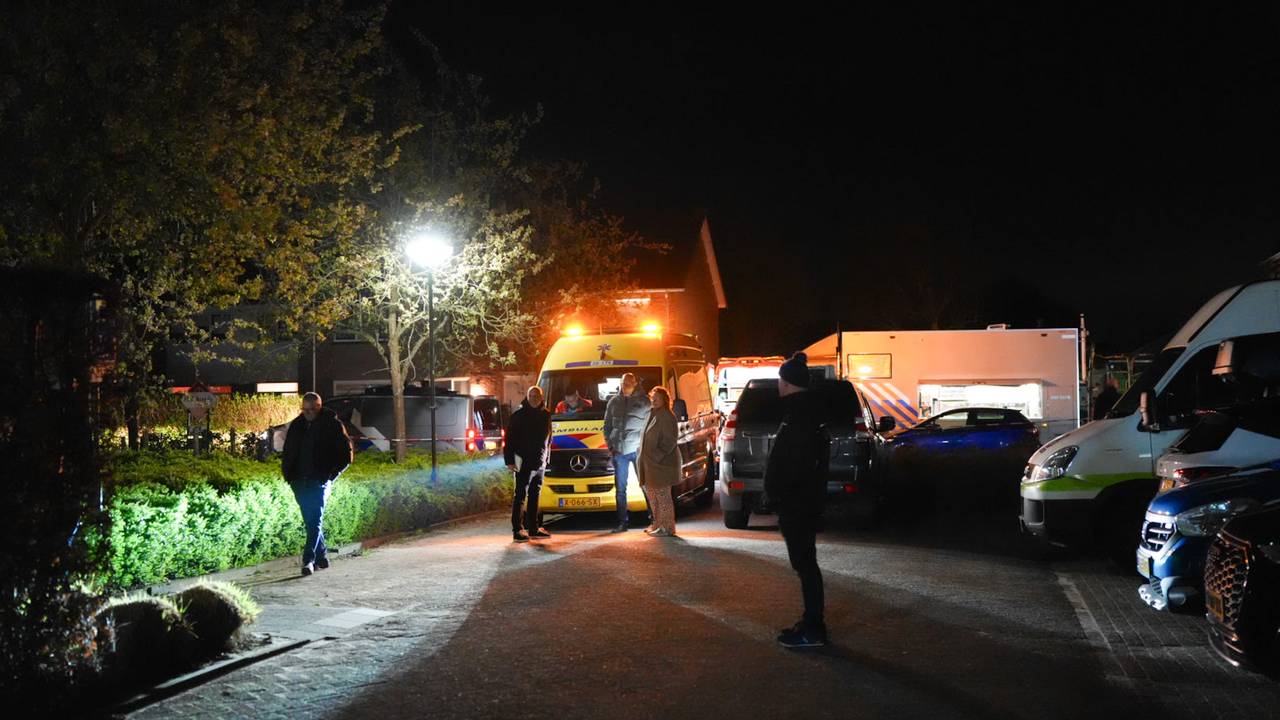 Verdacht pakket bij woning in Dussen blijkt poederbrief, Defensie stelt veilig (foto: Erik Haverhals / Persbureau Heitink).