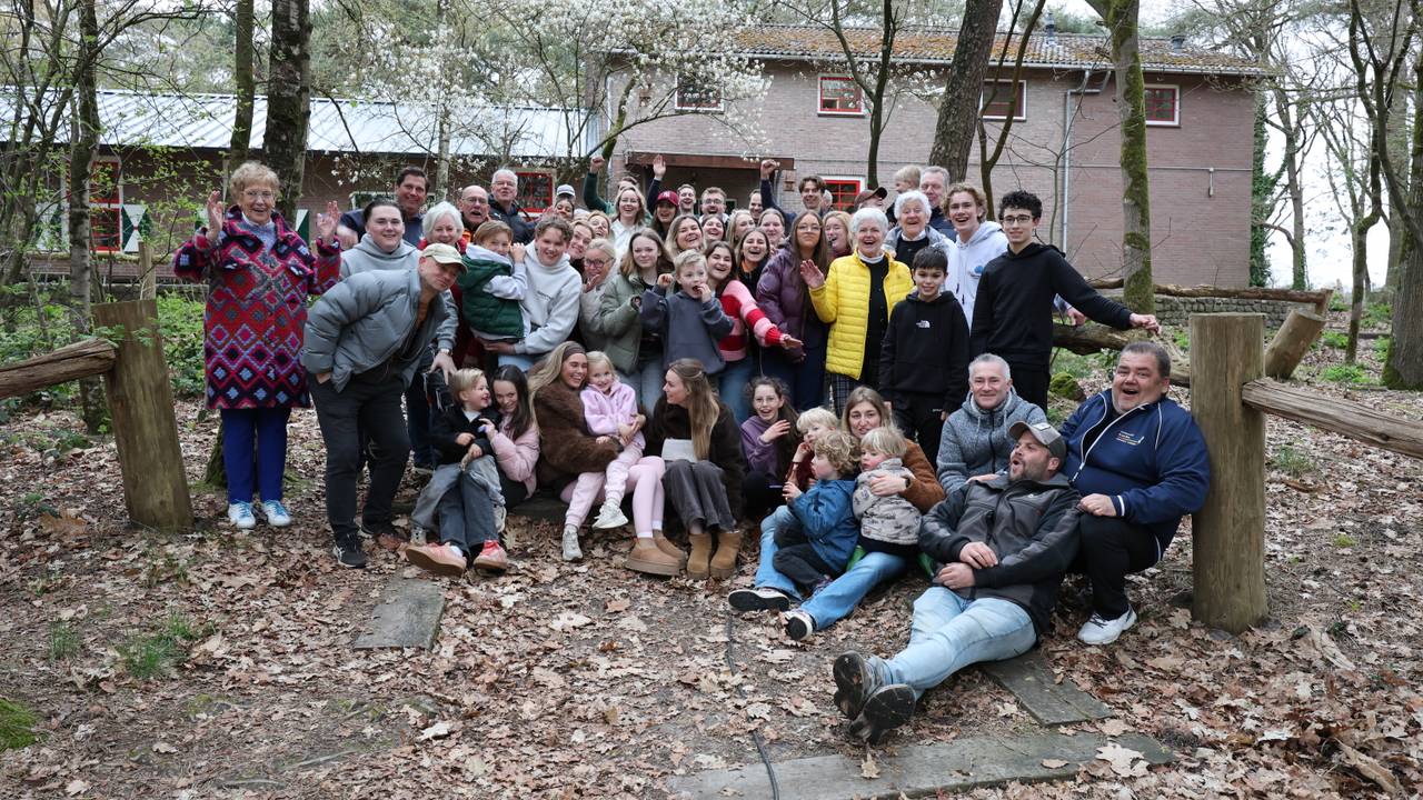 Klaar voor de paasreünie, en dit zijn ze nog niet eens allemaal (Foto: Karin Kamp).