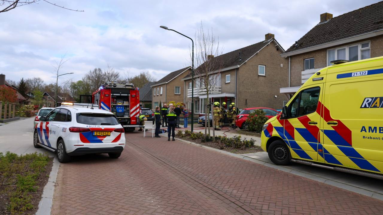 Explosie in garage in Erp (foto: Addy Smits / Persbureau Heitink).