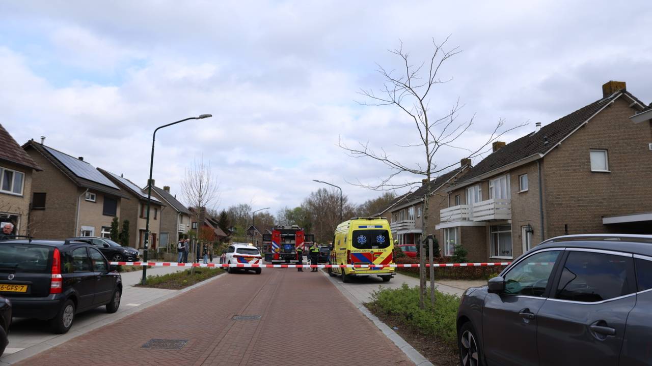 Explosie in garage in Erp (foto: Addy Smits / Persbureau Heitink).